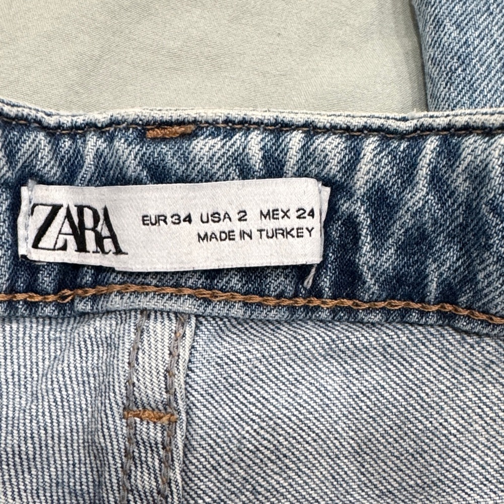 Zara High Rise Light Blue Jeans - Picture 7 of 8